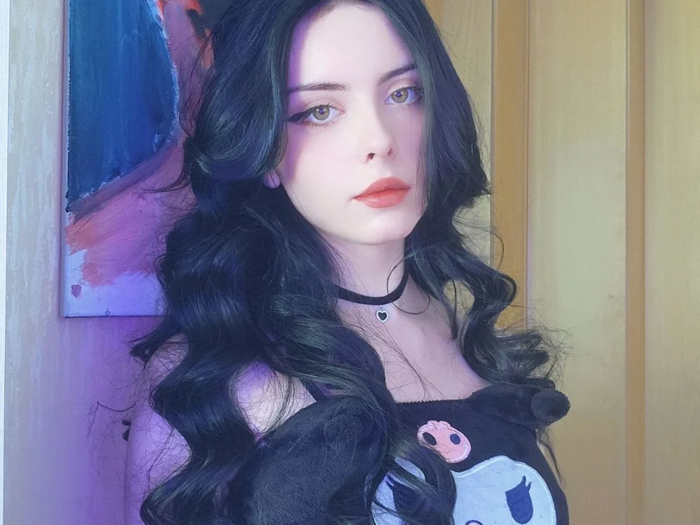 HomeUnderGround's Offline Chat Room
