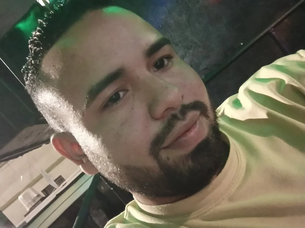 eliasdavid's Offline Chat Room
