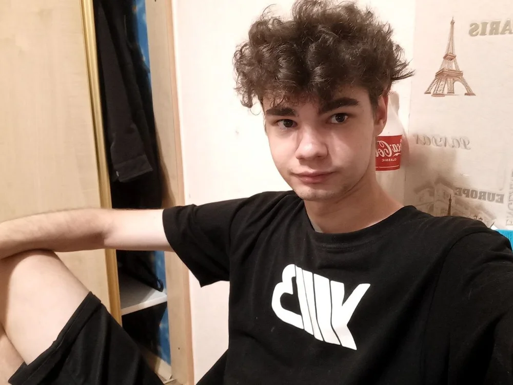 Elliot_rain's Offline Chat Room