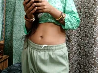 Pooja_bhabhi00 Adlı Modelin Çevrimdışı Sohbet Odası