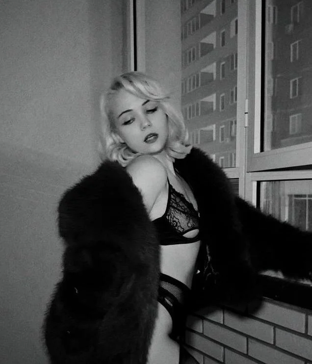 ElenaMonroe offline XXX-chatje