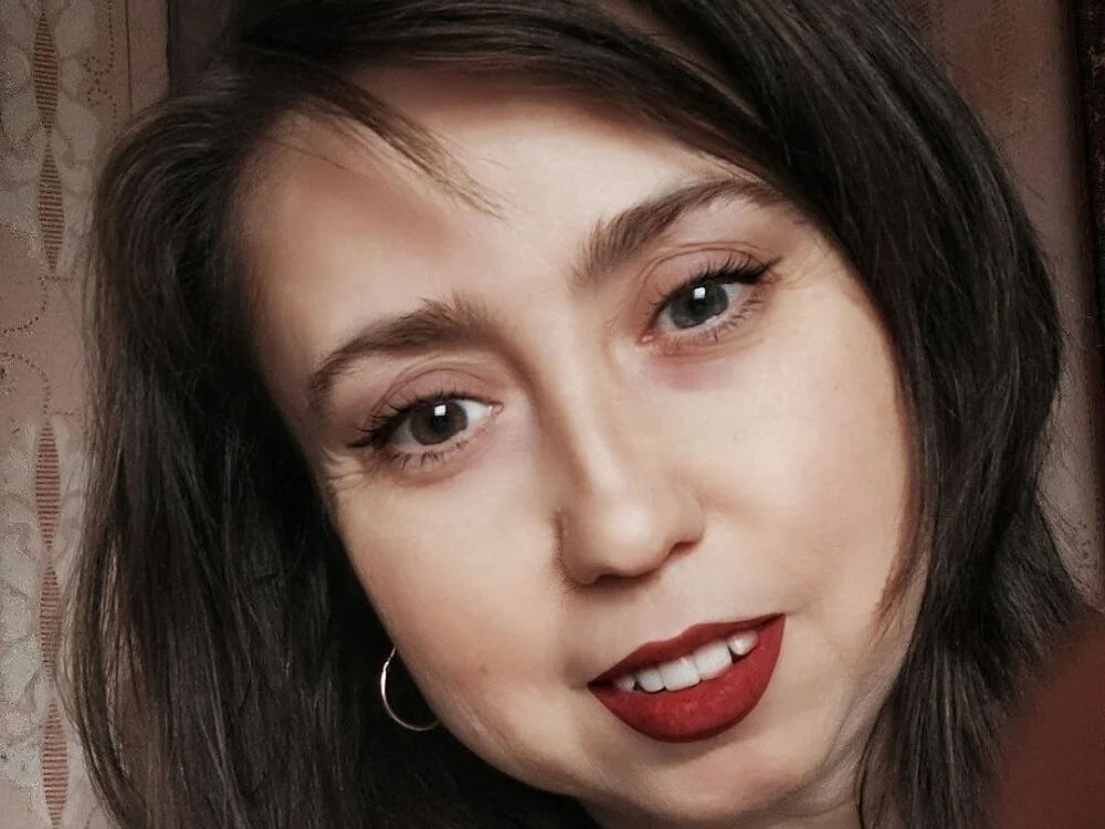 MaryKiki5619 Adlı Modelin Çevrimdışı XXX Sohbeti