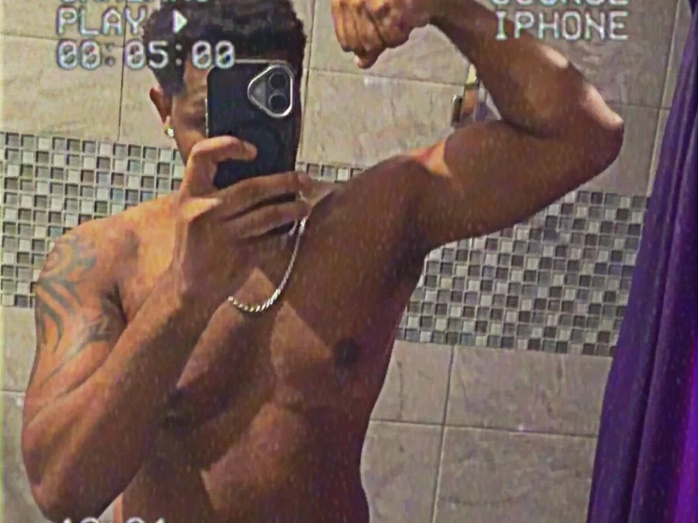 mrbuddy-inc's Offline Chat Room