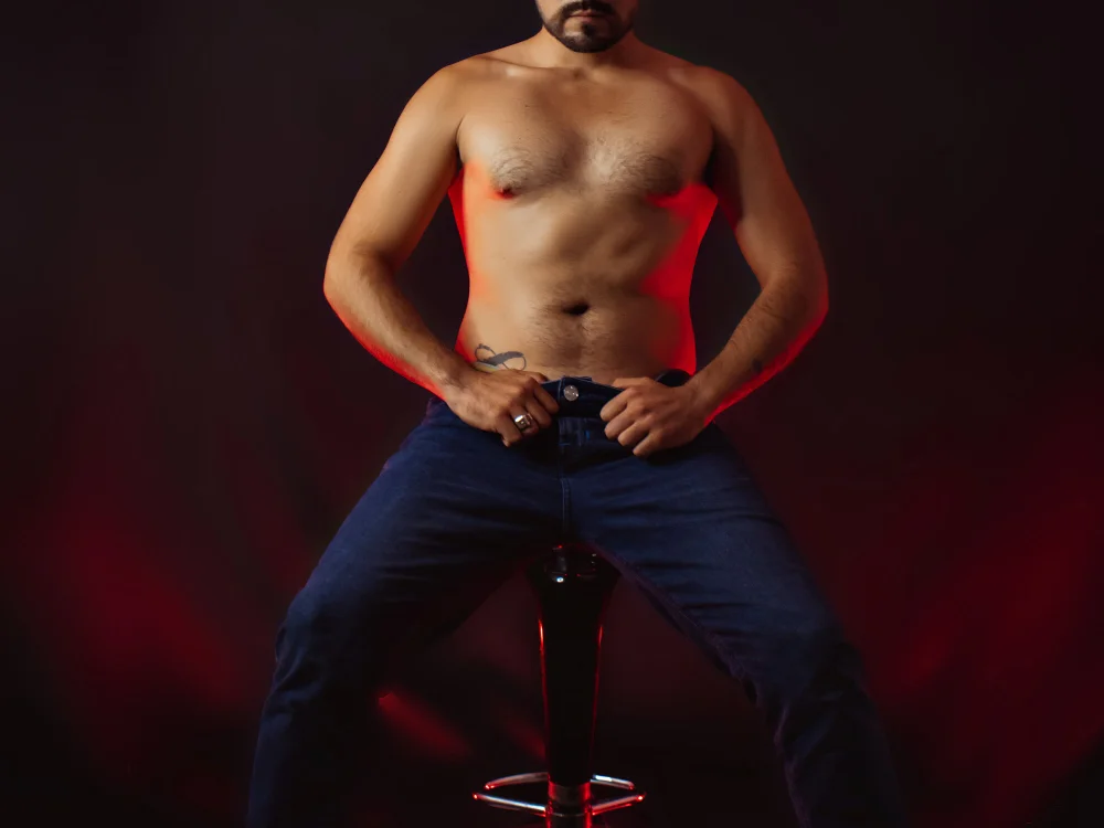 ThiagoVelasquez's Offline XXX Chat