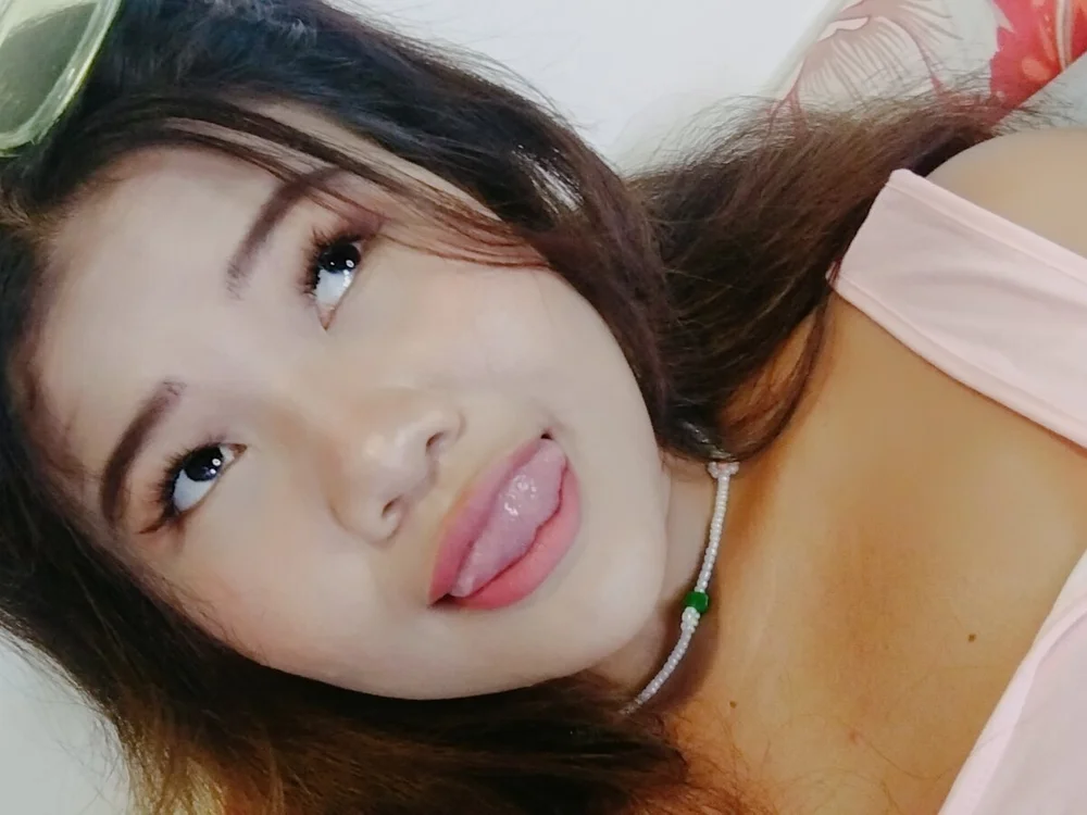 thai_pussy_yummy's Offline XXX Chat