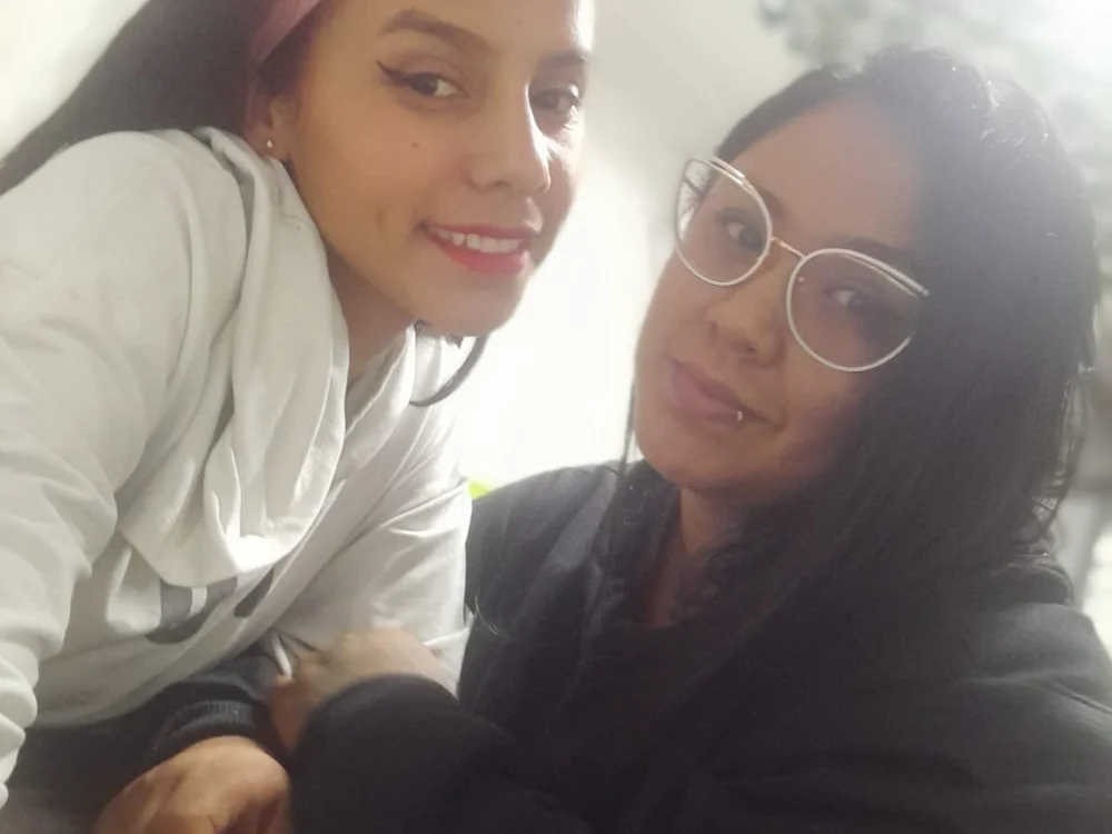 Lesbianhorny_'s Offline XXX Chat