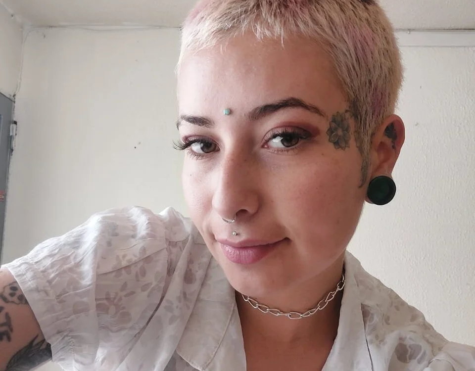 GirlyPower's Offline Chat Room