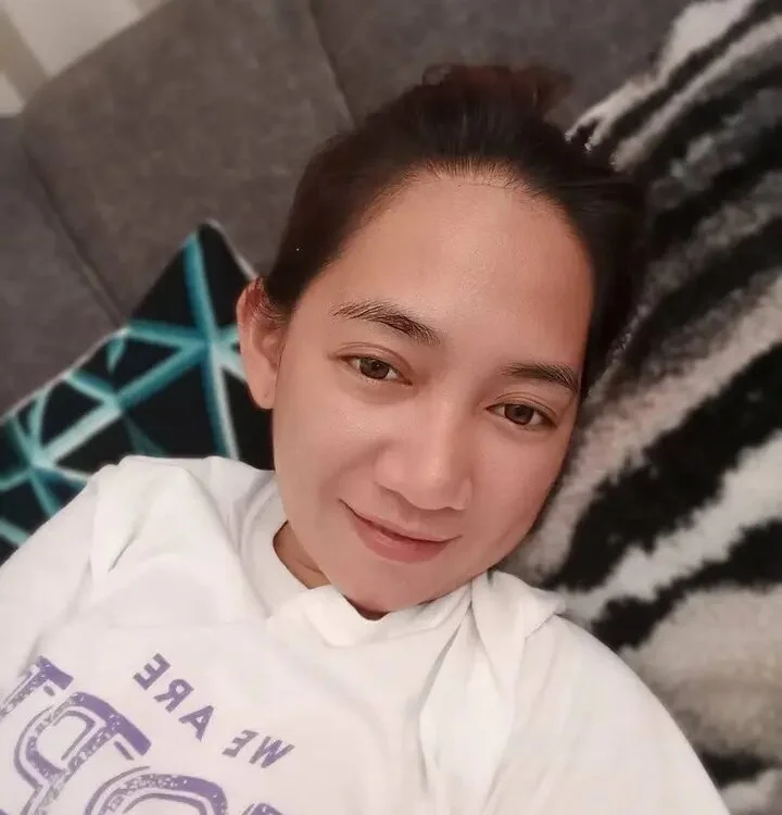 Pinay_Trish's Offline Chat Room