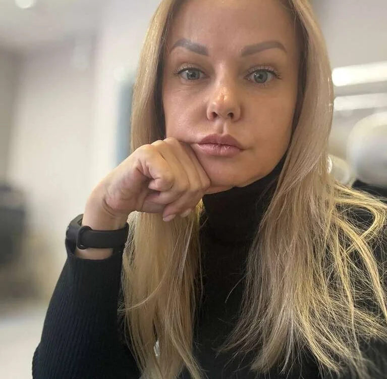 ElizabethJackson's Offline Chat Room