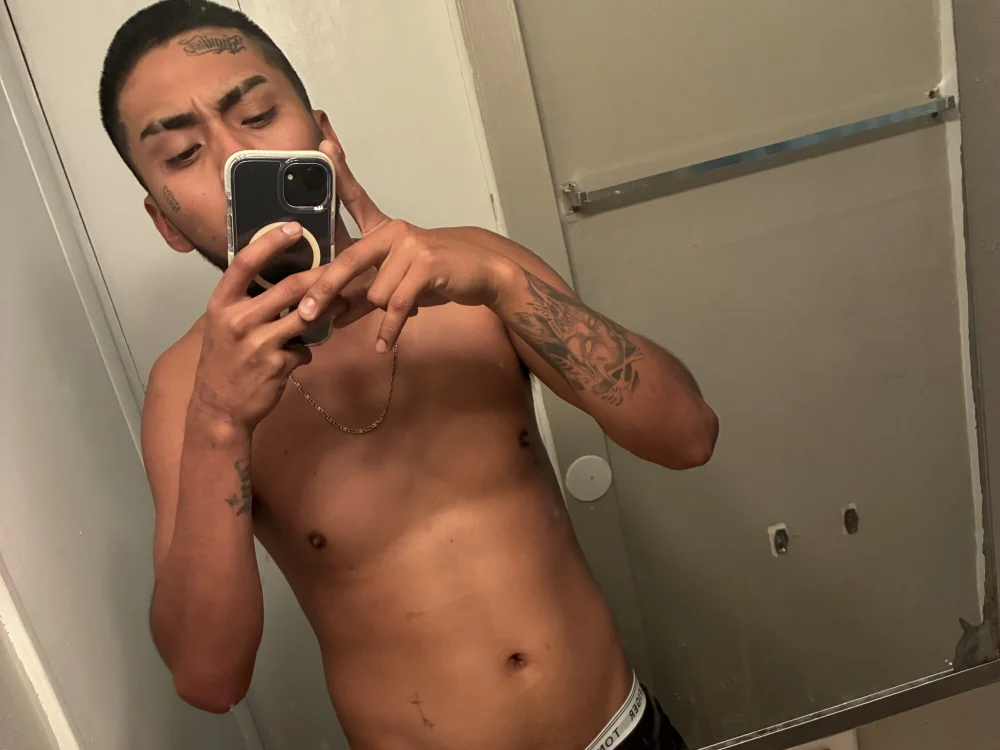 WedgedNudge Offline XXX-chat
