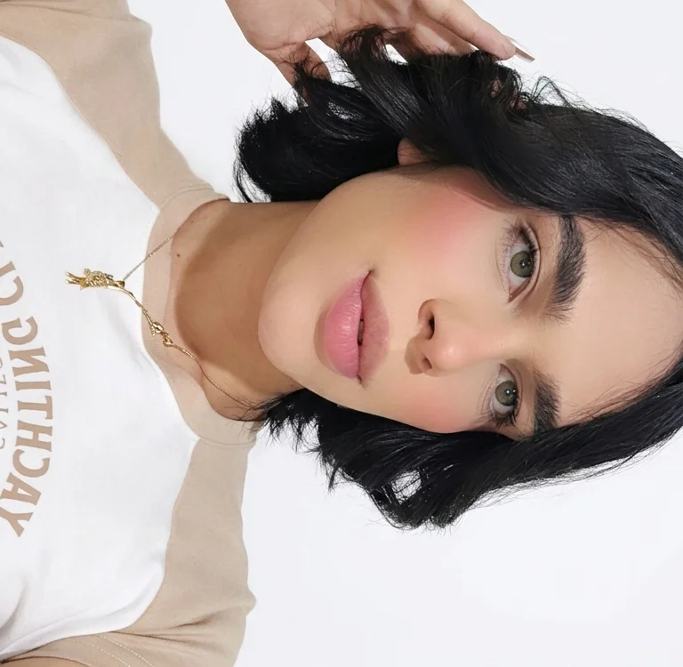 Miss__Valery offline chatrum