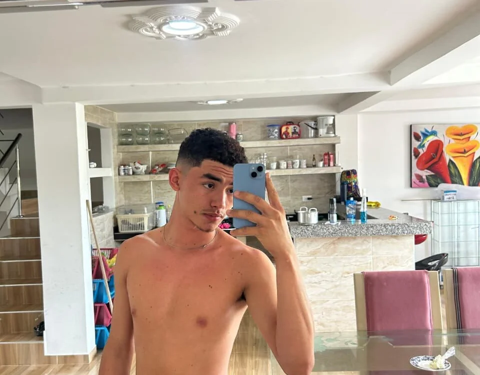 Офлайн-чат XXX Emilianos333