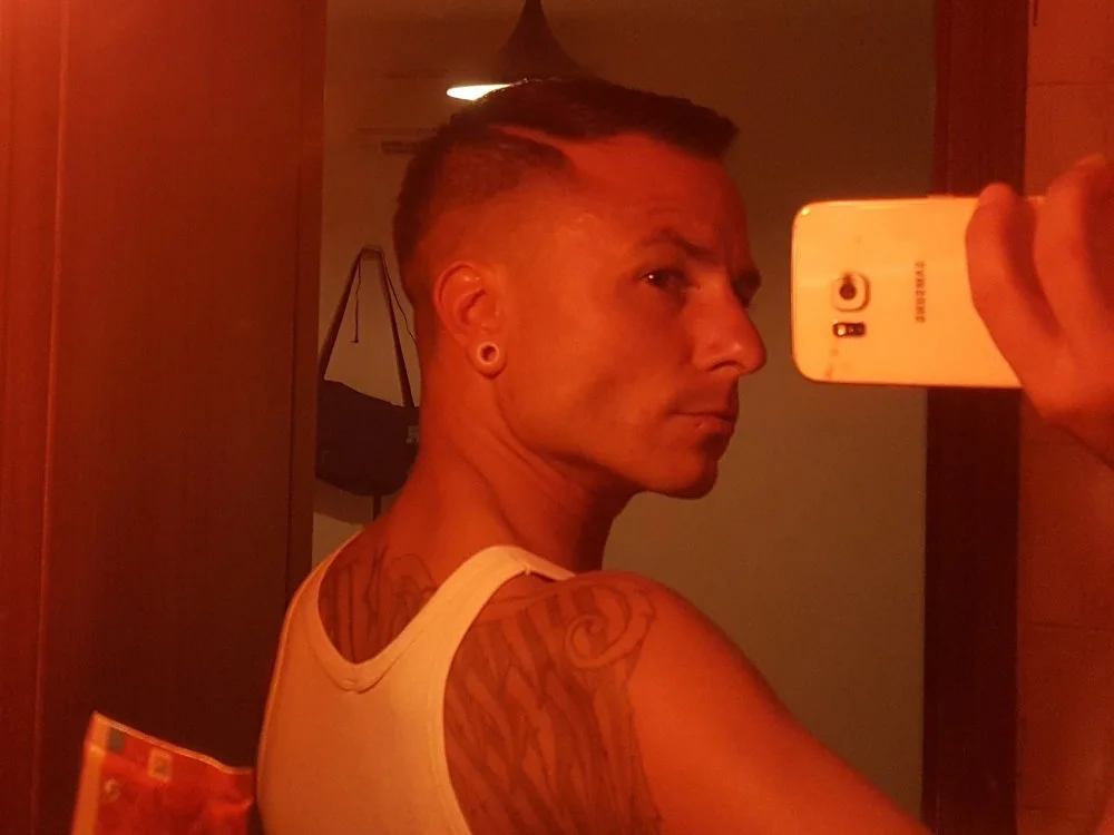 Stonedfaces' Offline XXX Chat