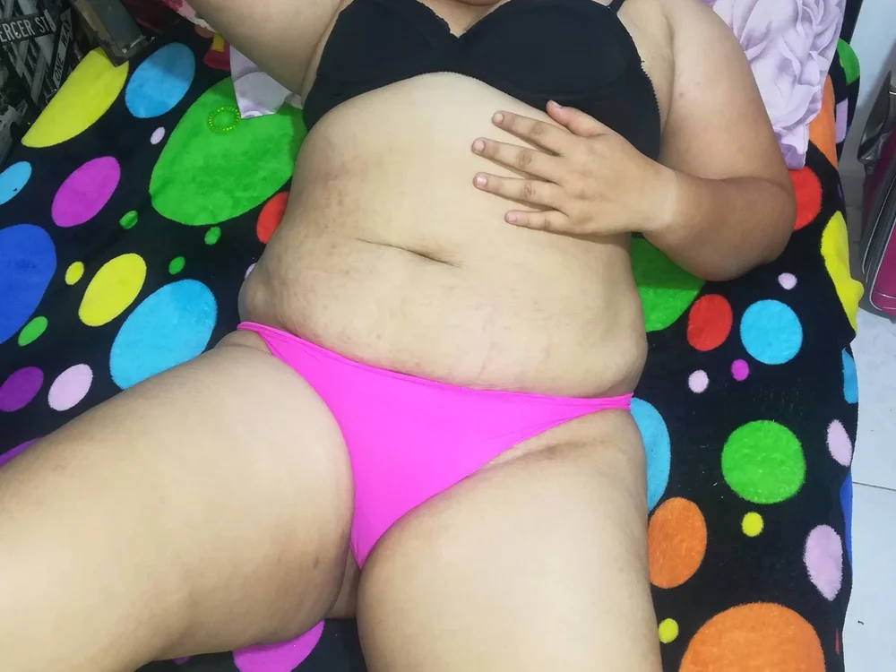 Sandra69xx's Offline Chat Room