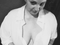 ObedientWhore's Offline Chat Room
