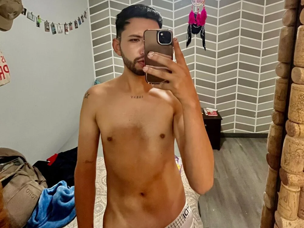 thomass1018 Offline XXX-Chat