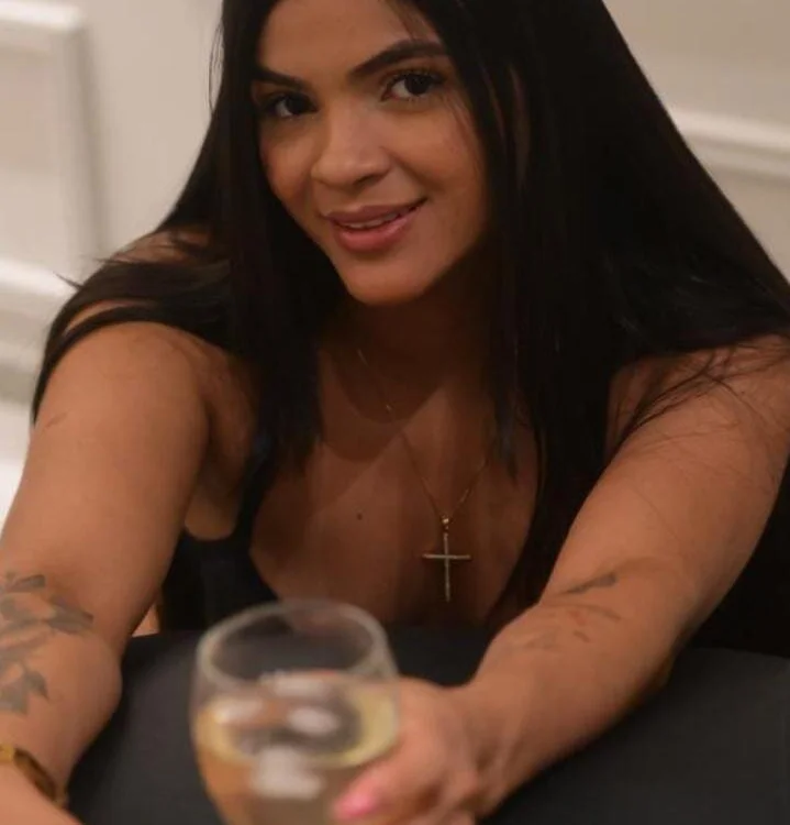 SabrinaFechine's Offline Chat Room