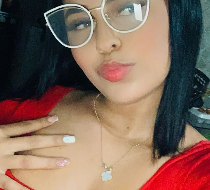 VenusZahira2's Offline XXX Chat