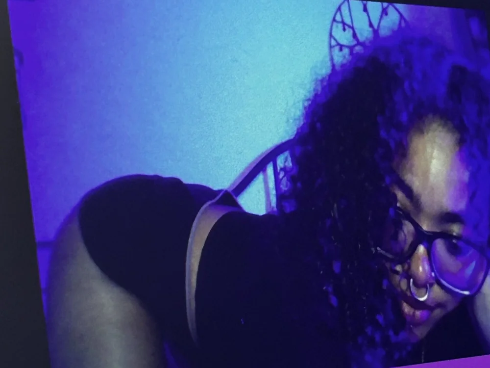 amiliahmonroe offline chatrum
