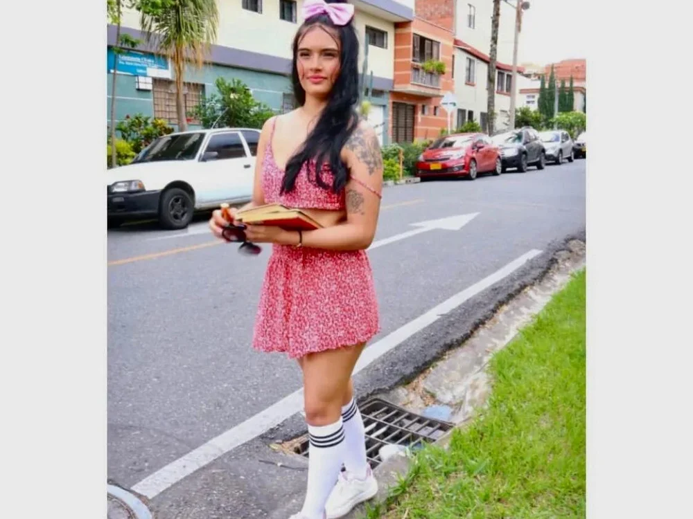 ห้องแชทออฟไลน์ของ HellennCardonaa