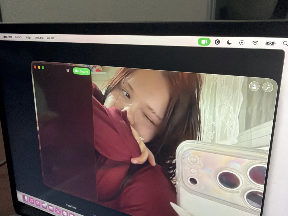 hk1ttyyyyxxx Adlı Modelin Çevrimdışı XXX Sohbeti
