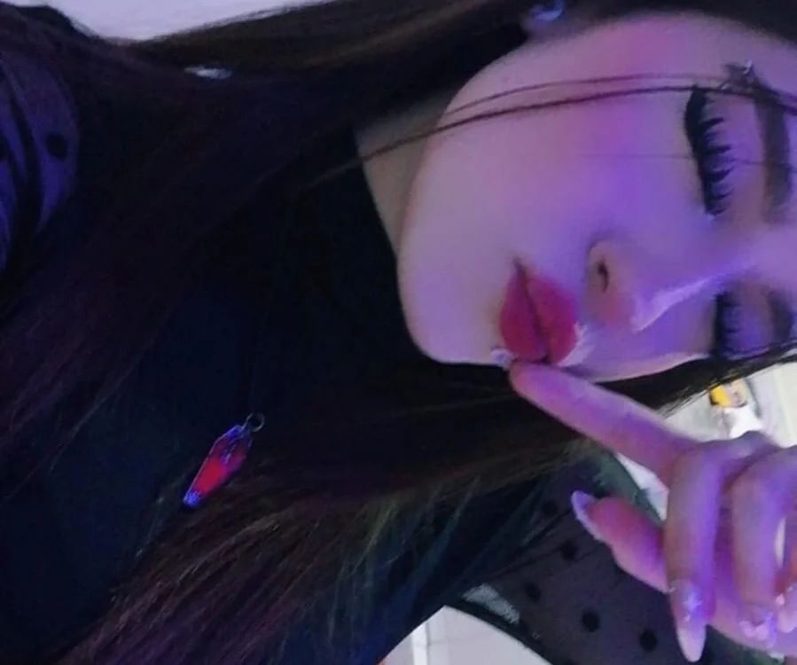 Victoria__doll's Offline XXX Chat