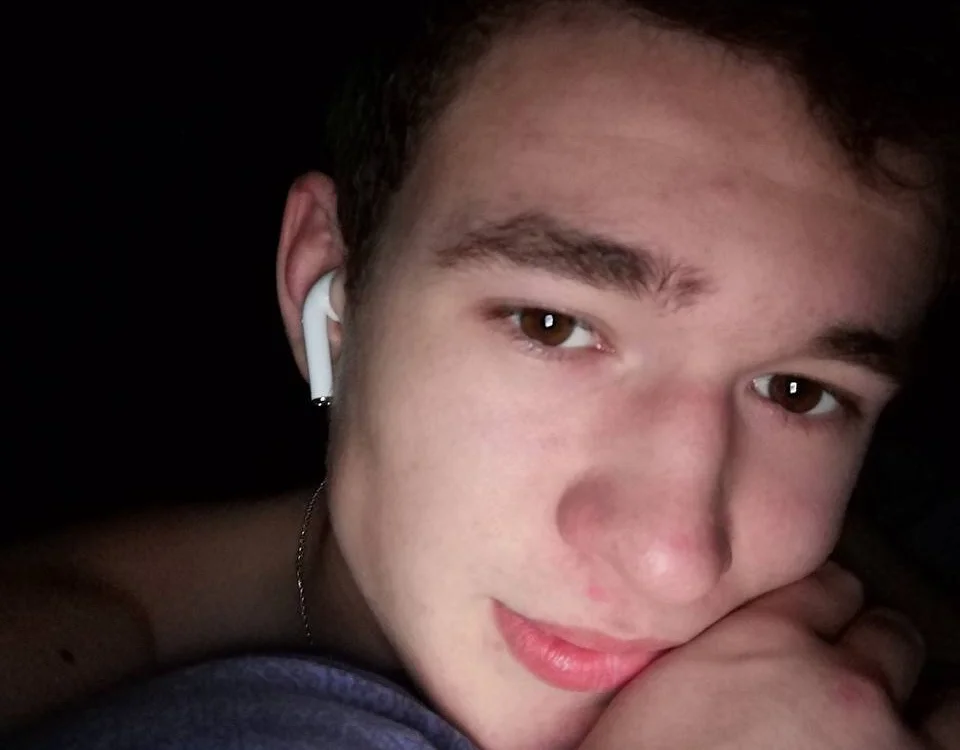Offline chatovací místnost Greg_Broock