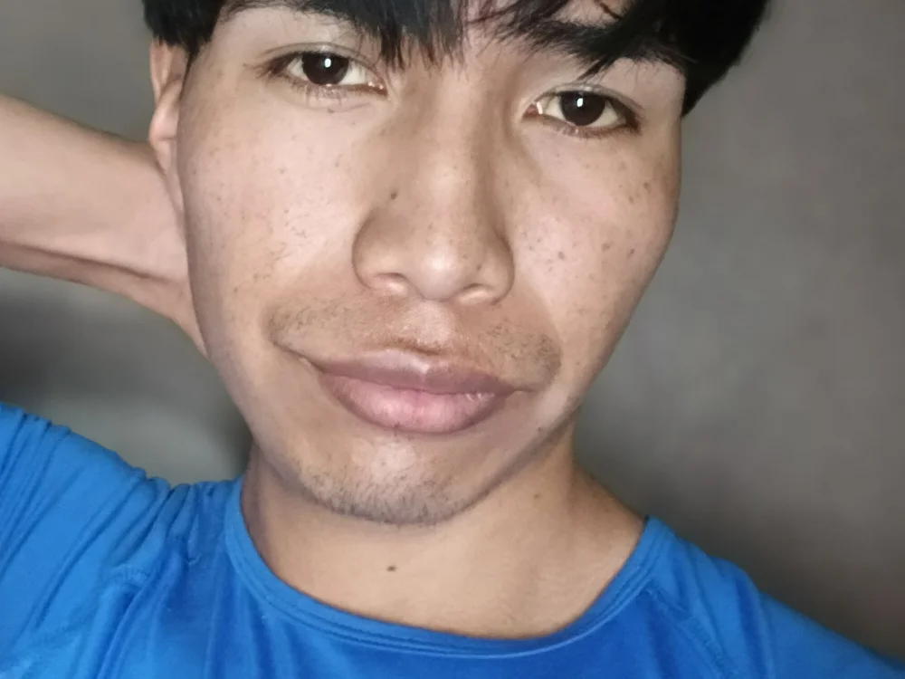 Albberto90's Offline Chat Room