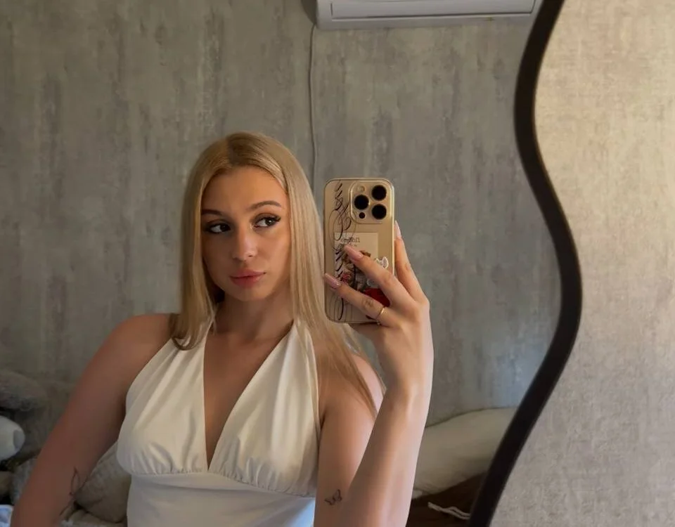 bad_k1ty Offline XXX-Chat