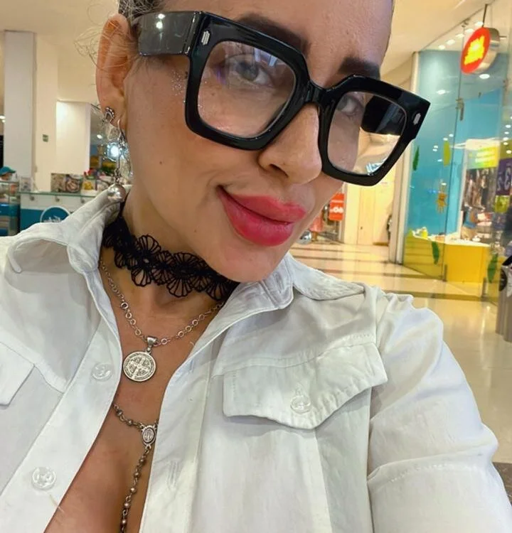 Nicolle_Your_Milf Chat XXX Ngoại tuyến