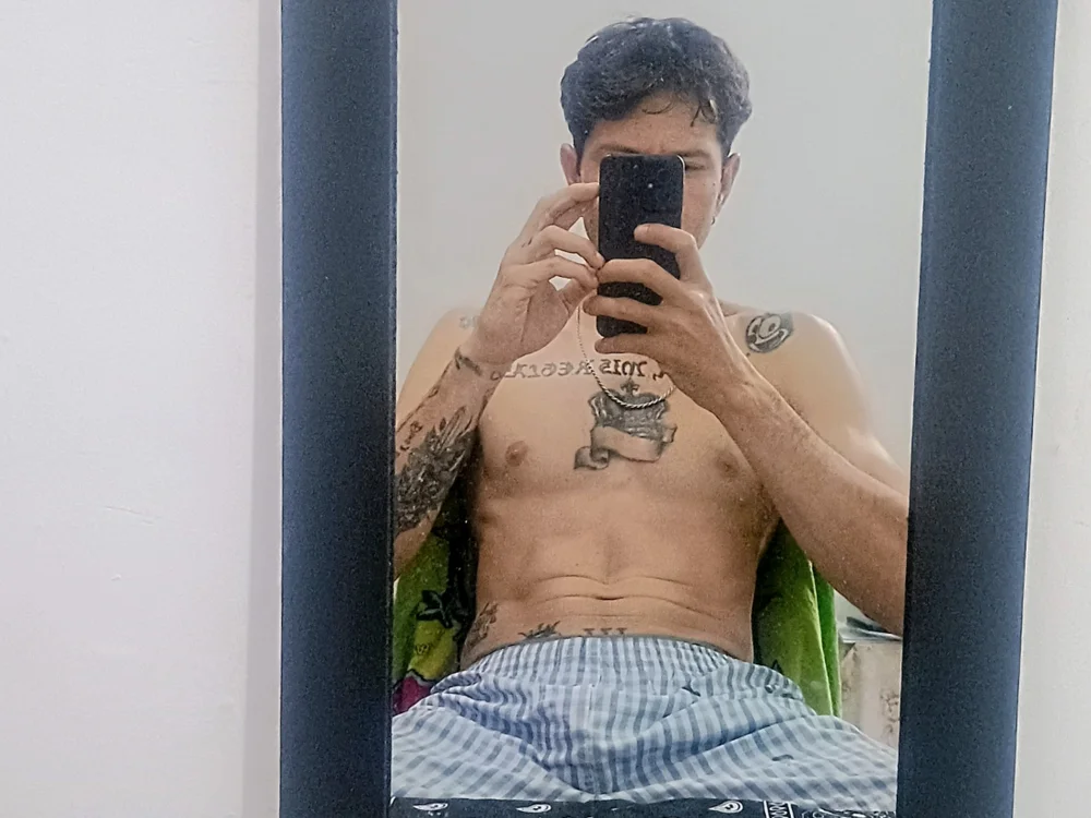 roccovidalxxx offline XXX-chat