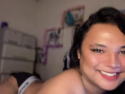 lovinglyours_joanna 🏅 naked cam