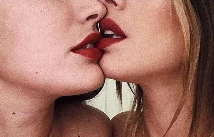 Latinas_Worldd Adlı Modelin Çevrimdışı Sohbet Odası