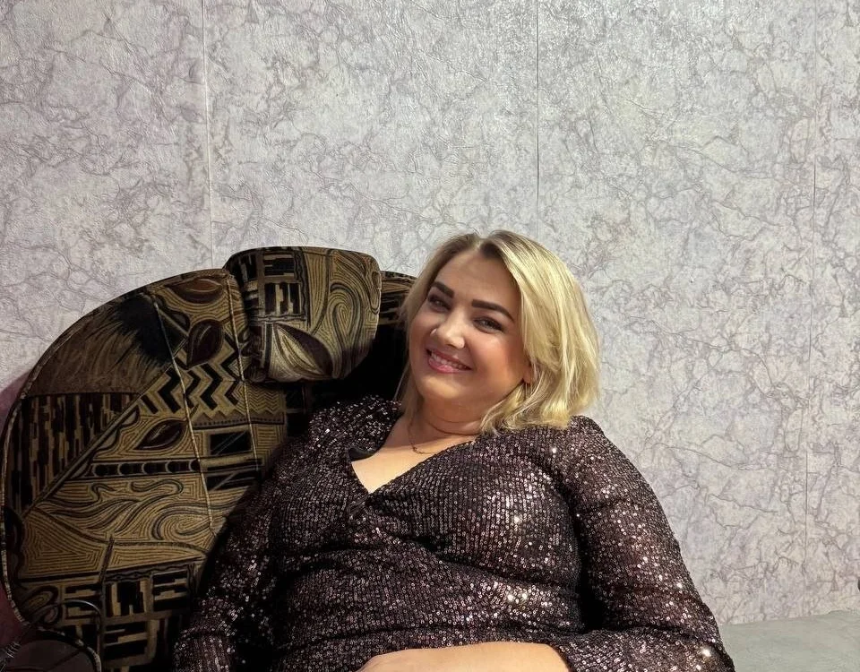 MiyaOllivern Offline XXX chat