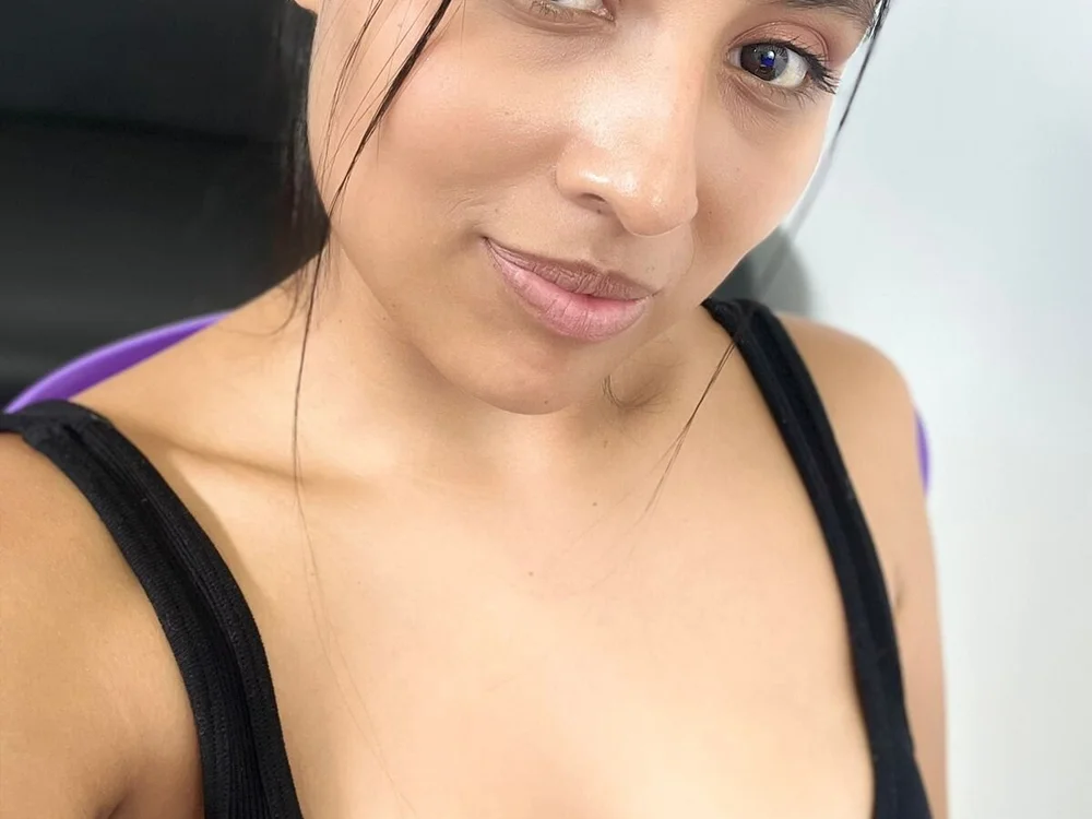 martina_111's Offline XXX Chat