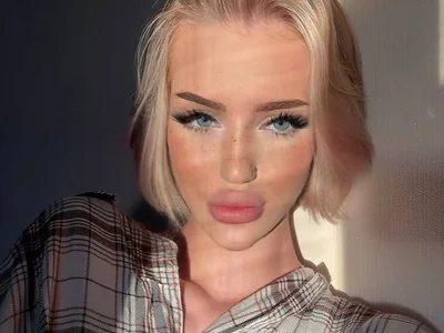 AngelaHolmes