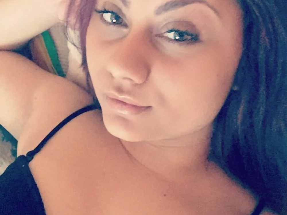 KinkyHotEyes' Offline Chat Room
