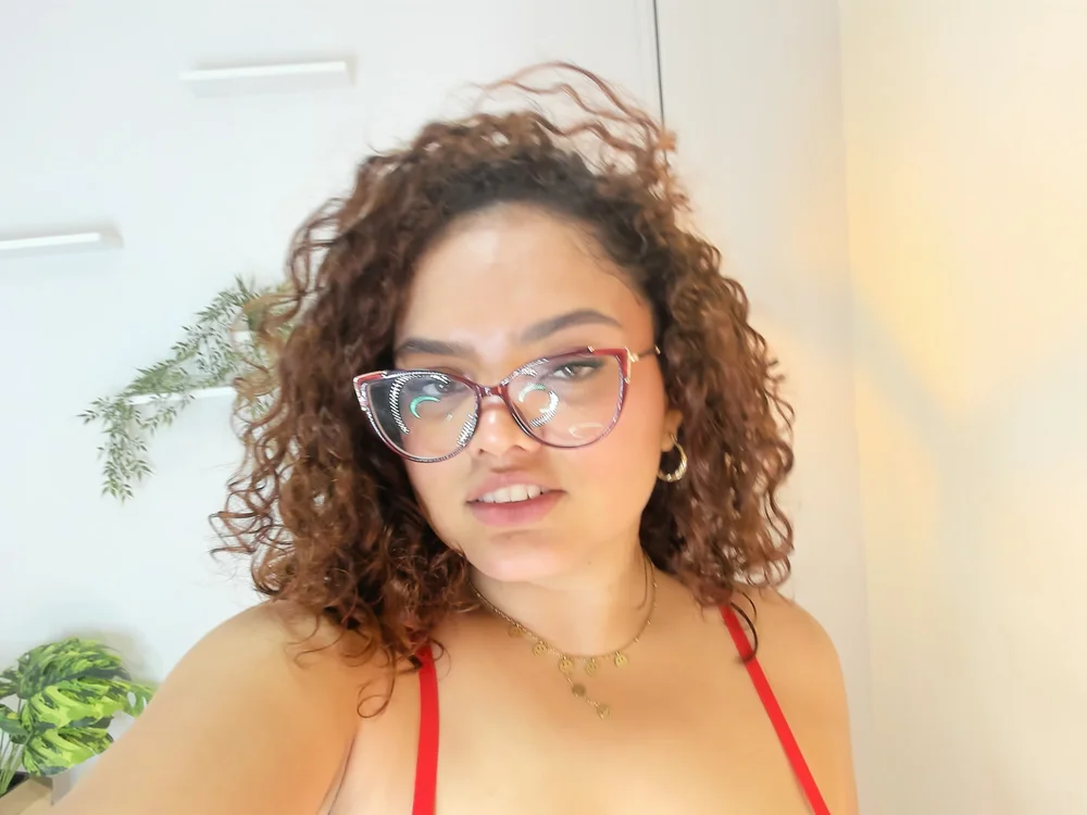 naomy_whast's Offline XXX Chat