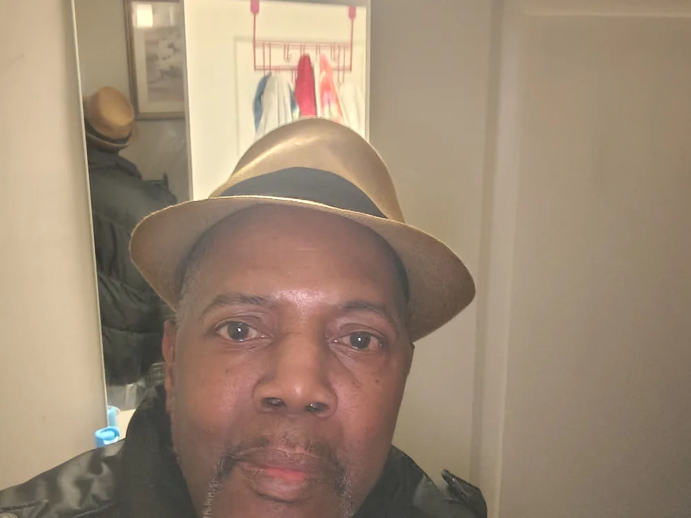 EEZEE2PLEEZEE's Offline XXX Chat