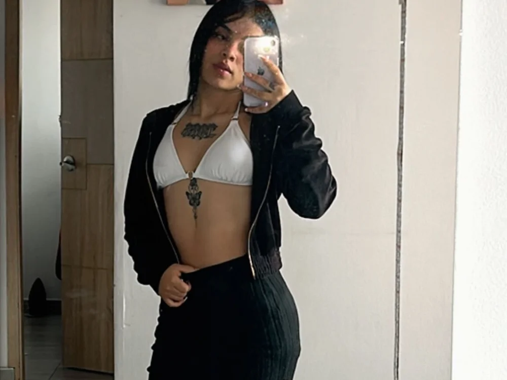 Salome_Rosee offline chatrum