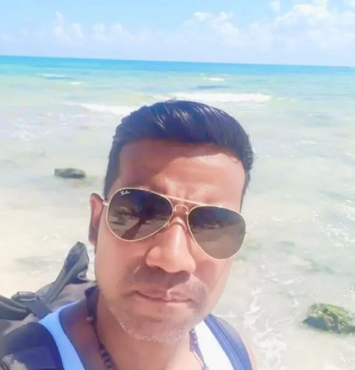 Small_dick999 離線 XXX 聊天