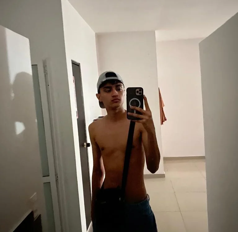 ห้องแชทออฟไลน์ของ Alexander_Cruz16