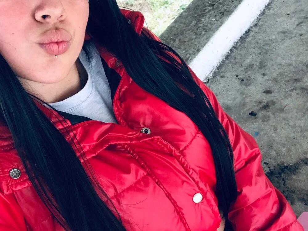 Twodirtyteens18's Offline XXX Chat