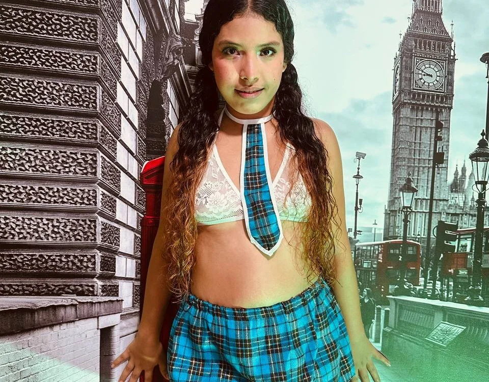 amazing_groupsex2 Adlı Modelin Çevrimdışı XXX Sohbeti