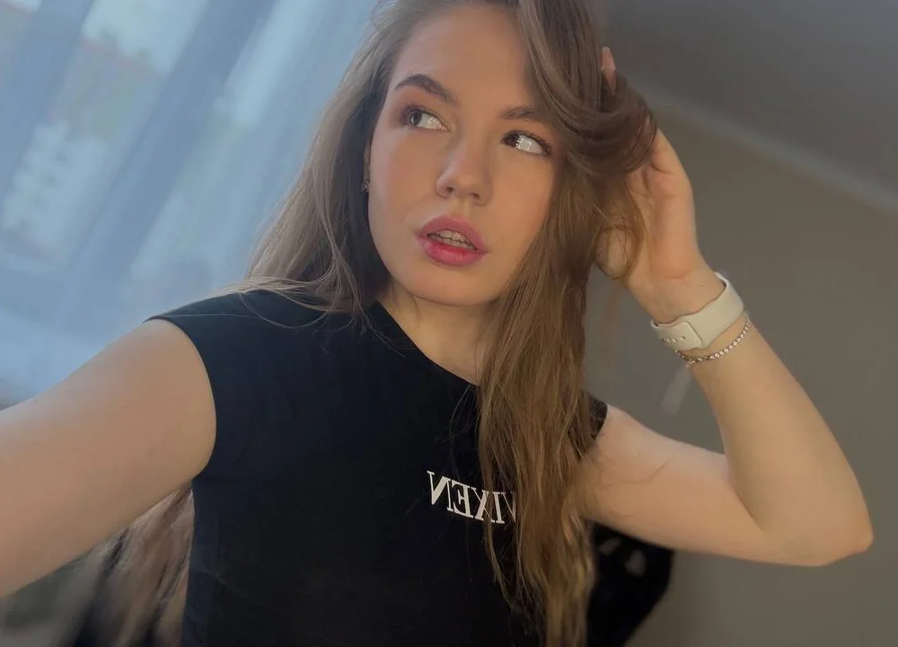 Lirielle_'s Offline Chat Room