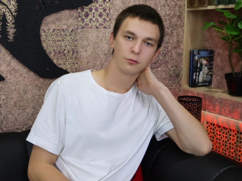 DenHoll's Offline Chat Room
