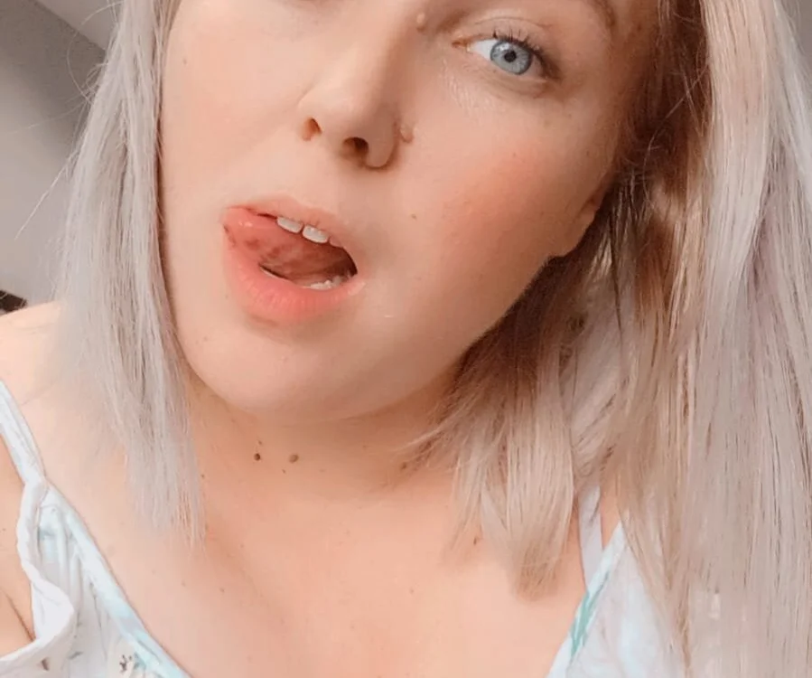 Charlottebabe1995's Offline Chat Room