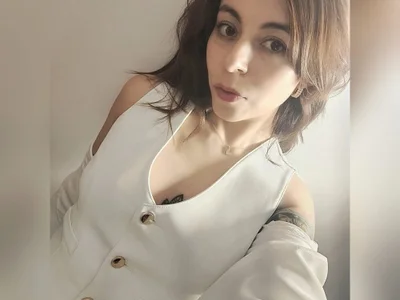 IrisArellano_ profile