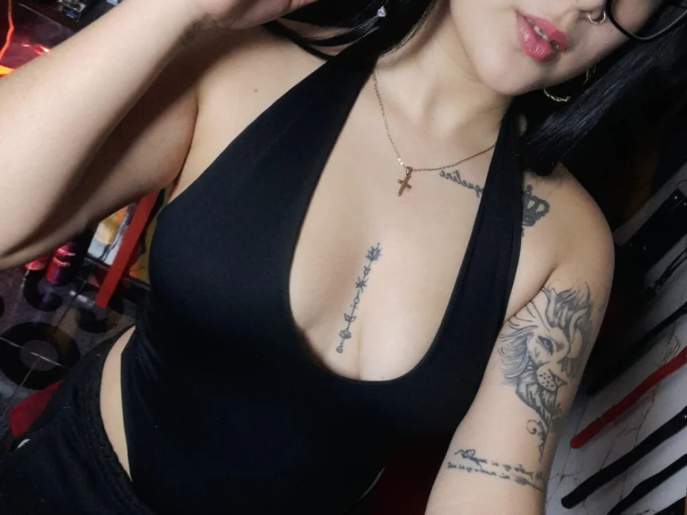 Mia_slavee Chat XXX offline