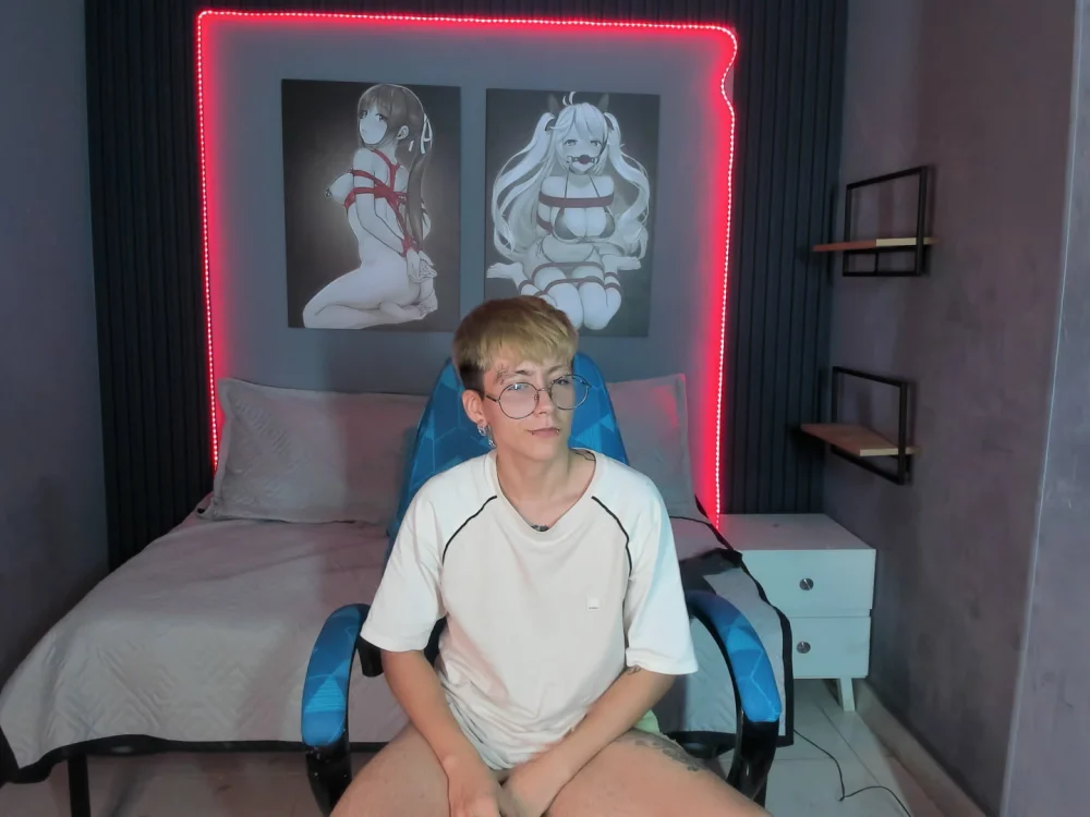 luke_morgans' Offline XXX Chat